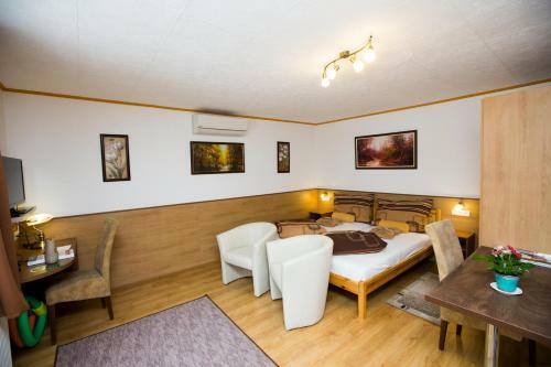 Hostal H�v�z Villa Familia