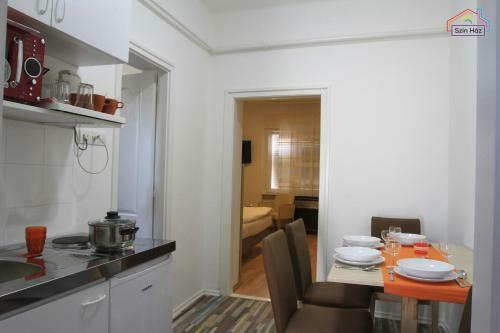 Sz�n-h�z Apartman