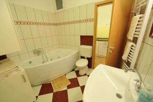 Toldi Apartments P�cs