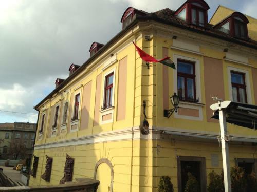 Hostal Offi Haz Hotel