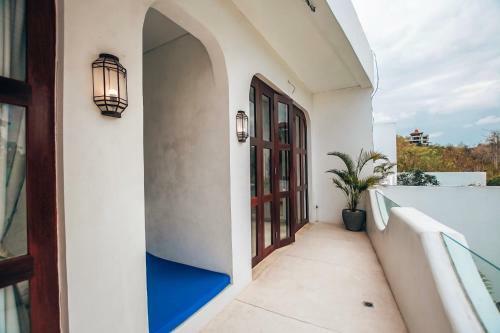 Nazeki Villa