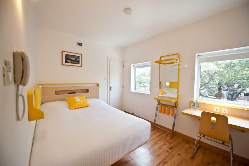 Hotel Bloomrooms @ Indiranagar