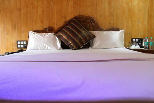 Hotel Toppers Corner