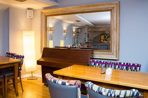 Hostal Davitts Guesthouse