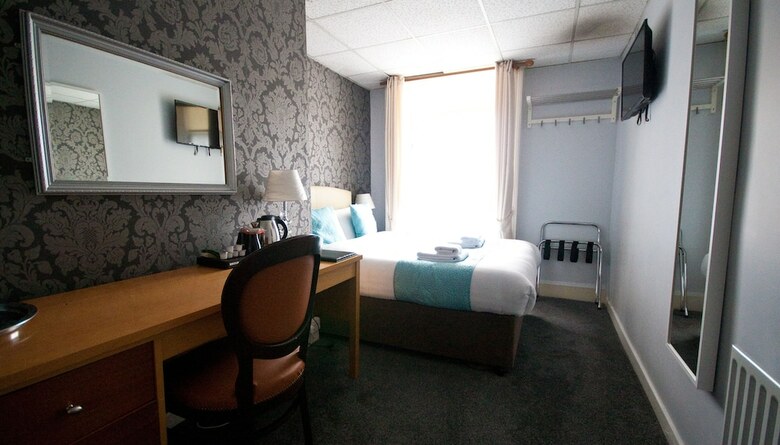 Hostal Clifden House
