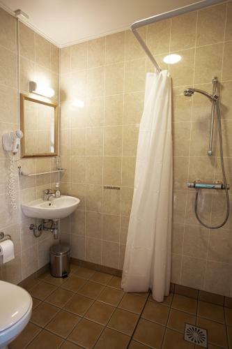 Hostal Ensku Husin Guesthouse
