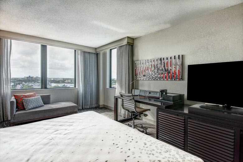 Renaissance Fort Lauderdale Cruise Port Hotel