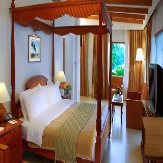 Hotel Lemon Tree Vembanad Lake Resort Alleppey Kerala