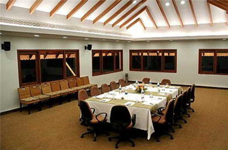 Hotel Lemon Tree Vembanad Lake Resort Alleppey Kerala