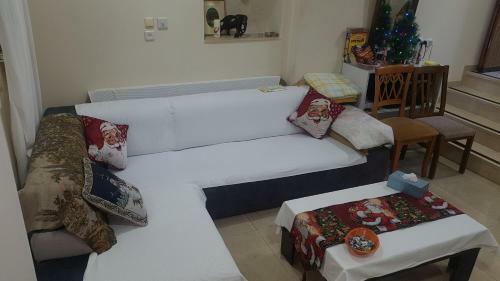 Zohar's Apartment