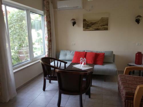 Bed & Breakfast Arbel Guest House Shavit Family