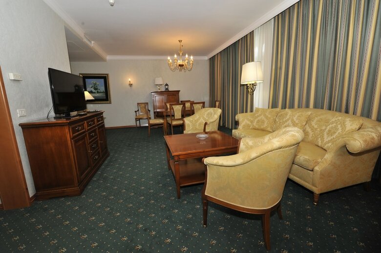 Hotel Holiday Inn Skopje