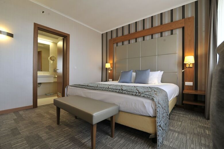 Hotel Holiday Inn Skopje
