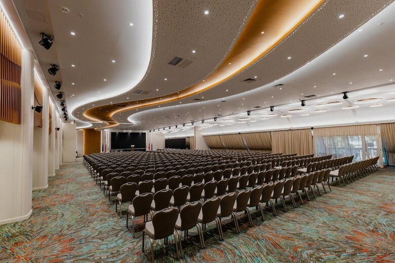 Hotel Holiday Inn Skopje
