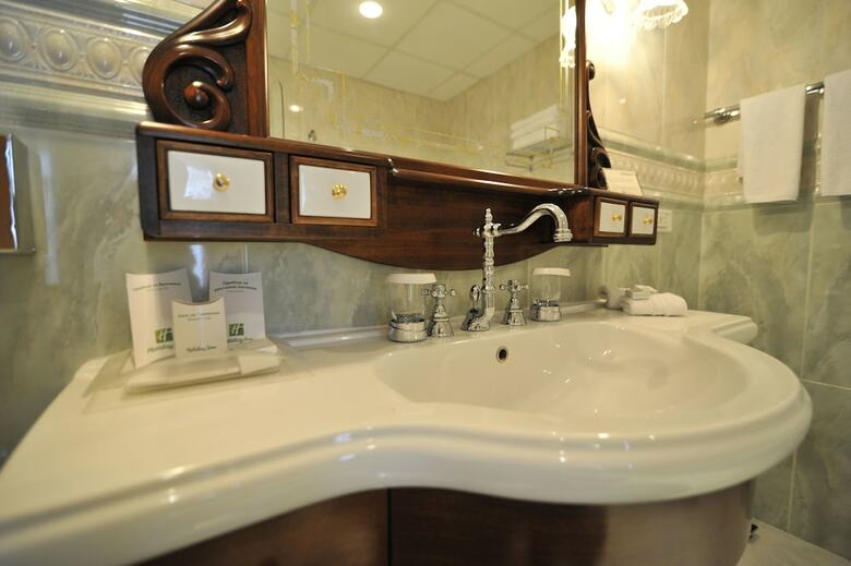 Hotel Holiday Inn Skopje