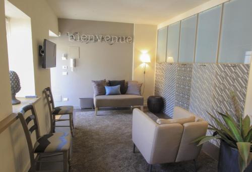 Pomelia Luxury Apartments