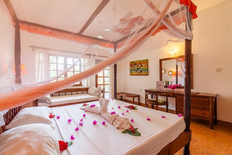 Hotel Lily Palm Resort