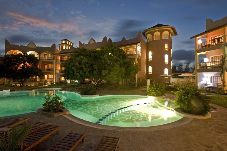Hotel Lily Palm Resort