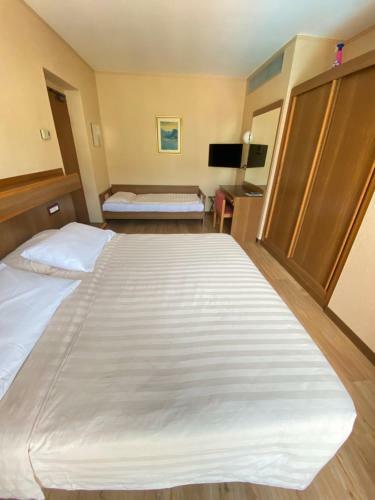 Sunlake Hotel