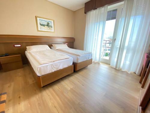 Sunlake Hotel