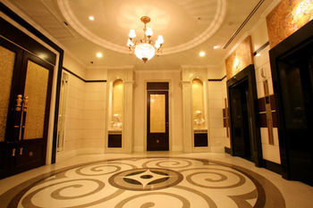 Hotel Lk Renaissance