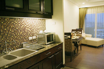 Hotel Lk Renaissance