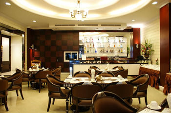 Hotel Lk Renaissance