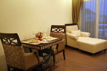 Hotel Lk Renaissance