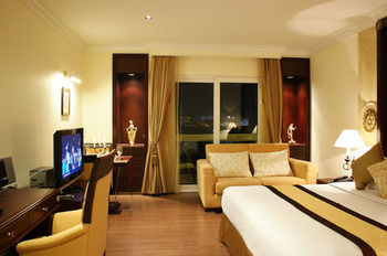 Hotel Lk Renaissance