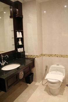 Hotel Lk Renaissance