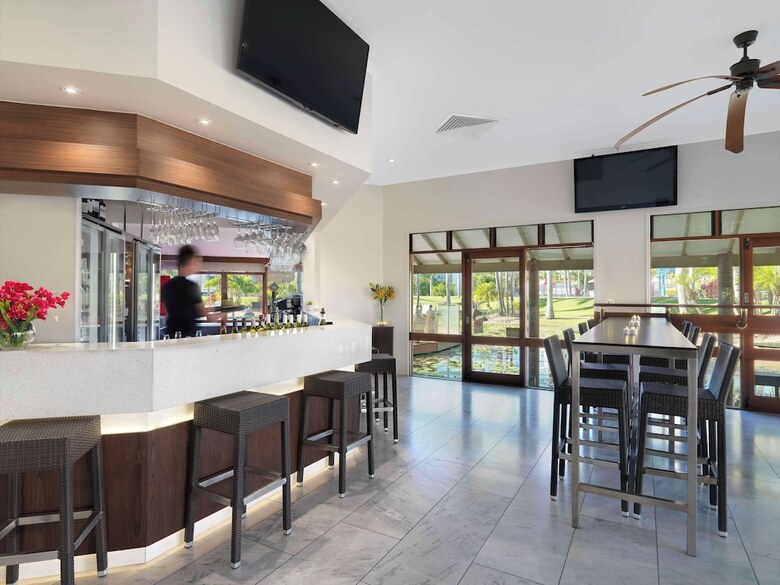 Hotel Oaks Sunshine Coast Oasis Resort