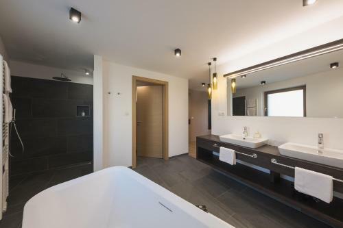 Oliven- & Genusshotel Hirzer