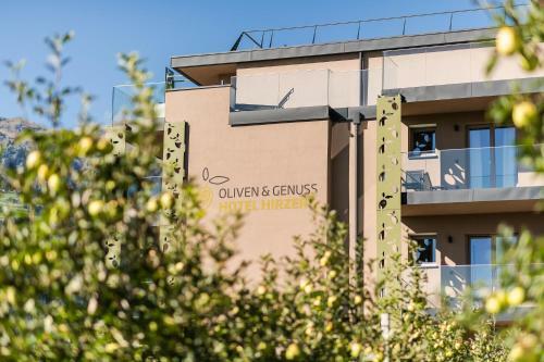 Oliven- & Genusshotel Hirzer
