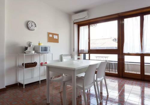The Ugly View Apartment
