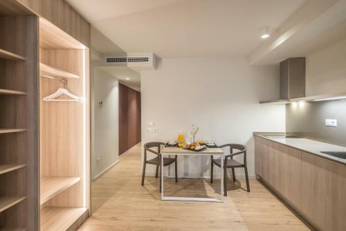 Hotel & Aparthotel Serhs Cosmos