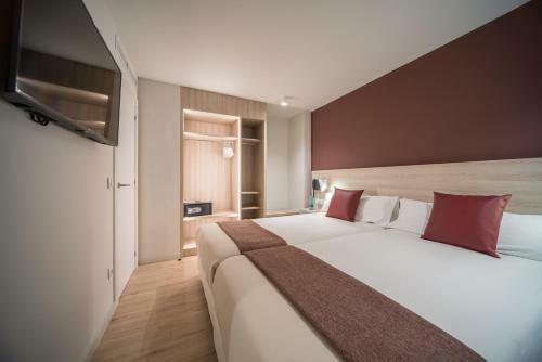 Hotel & Aparthotel Serhs Cosmos