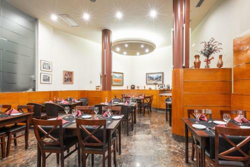Hotel & Aparthotel Serhs Cosmos