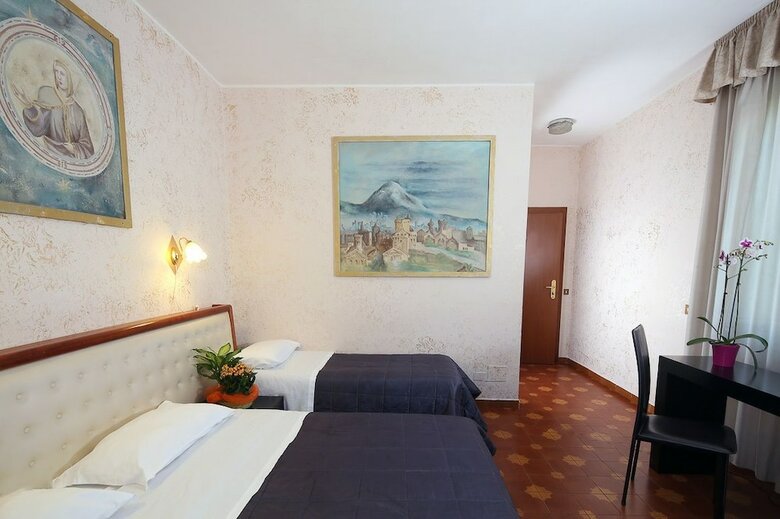 Hotel Roma Room