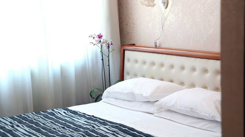 Hotel Roma Room