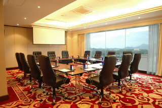 Riverside Majestic Hotel