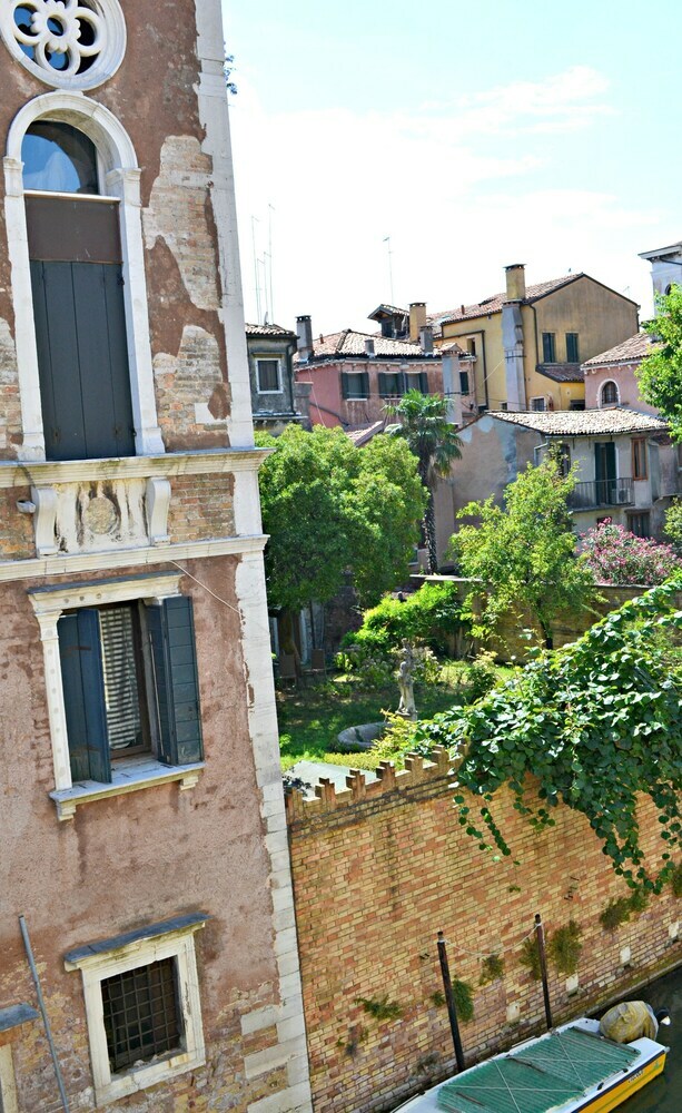 Bed & Breakfast Invisible Venice Guest House
