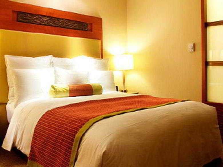 Hotel Renaissance Wuhan