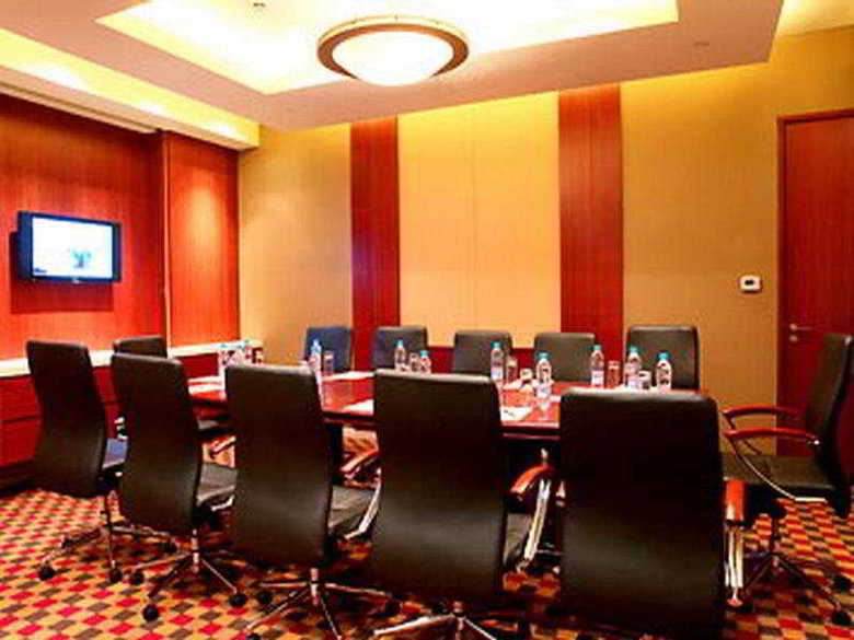 Hotel Renaissance Wuhan