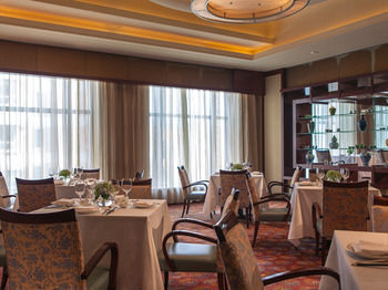 Hotel Renaissance Wuhan