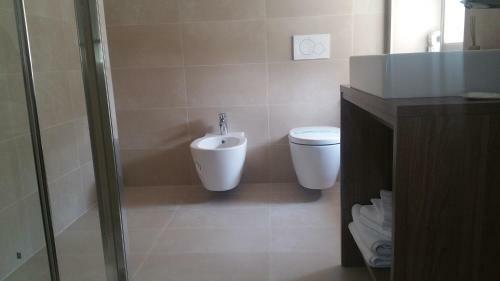Hll Hotel Lungolago Lecco