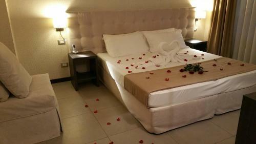 Hll Hotel Lungolago Lecco