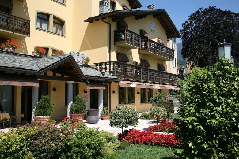 Paradise Hotel & Wellness