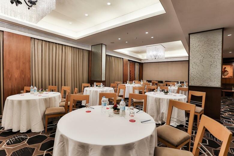 Hotel Sun-n-sand Mumbai