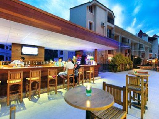 Hotel Julian Forest Suites