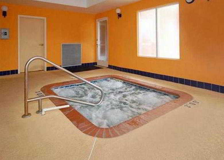 Hotel Comfort Suites At Harbison